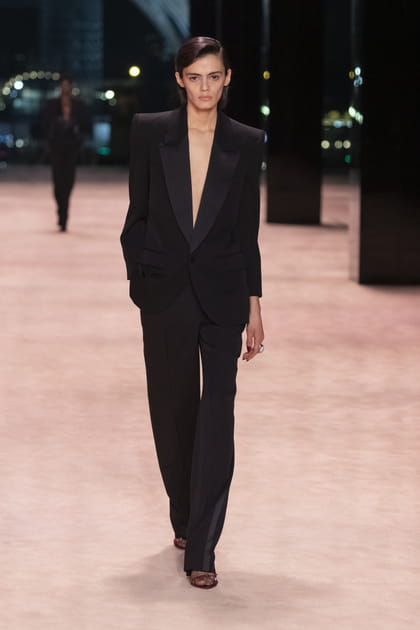 Look 54&nbsp;du d&eacute;fil&eacute; Saint Laurent