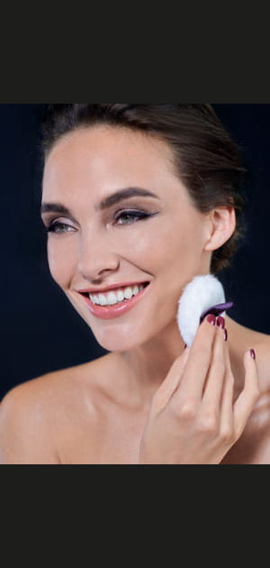 Maquillage&nbsp;: jolie poup&eacute;e