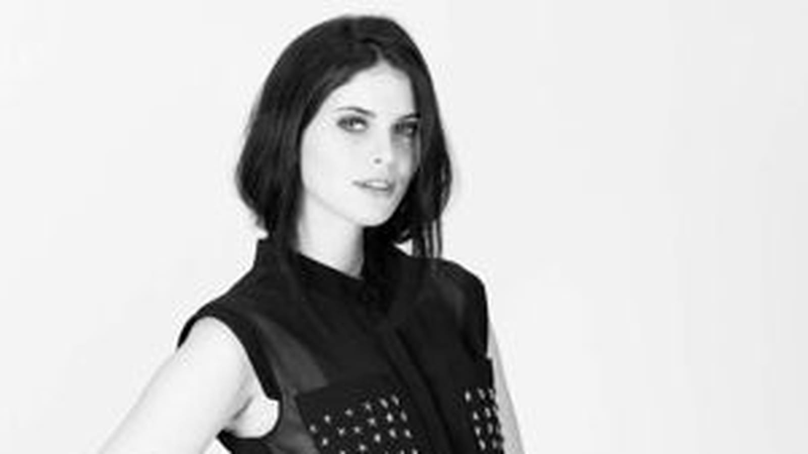 Robe noire avec clous étoiles de Kiabi