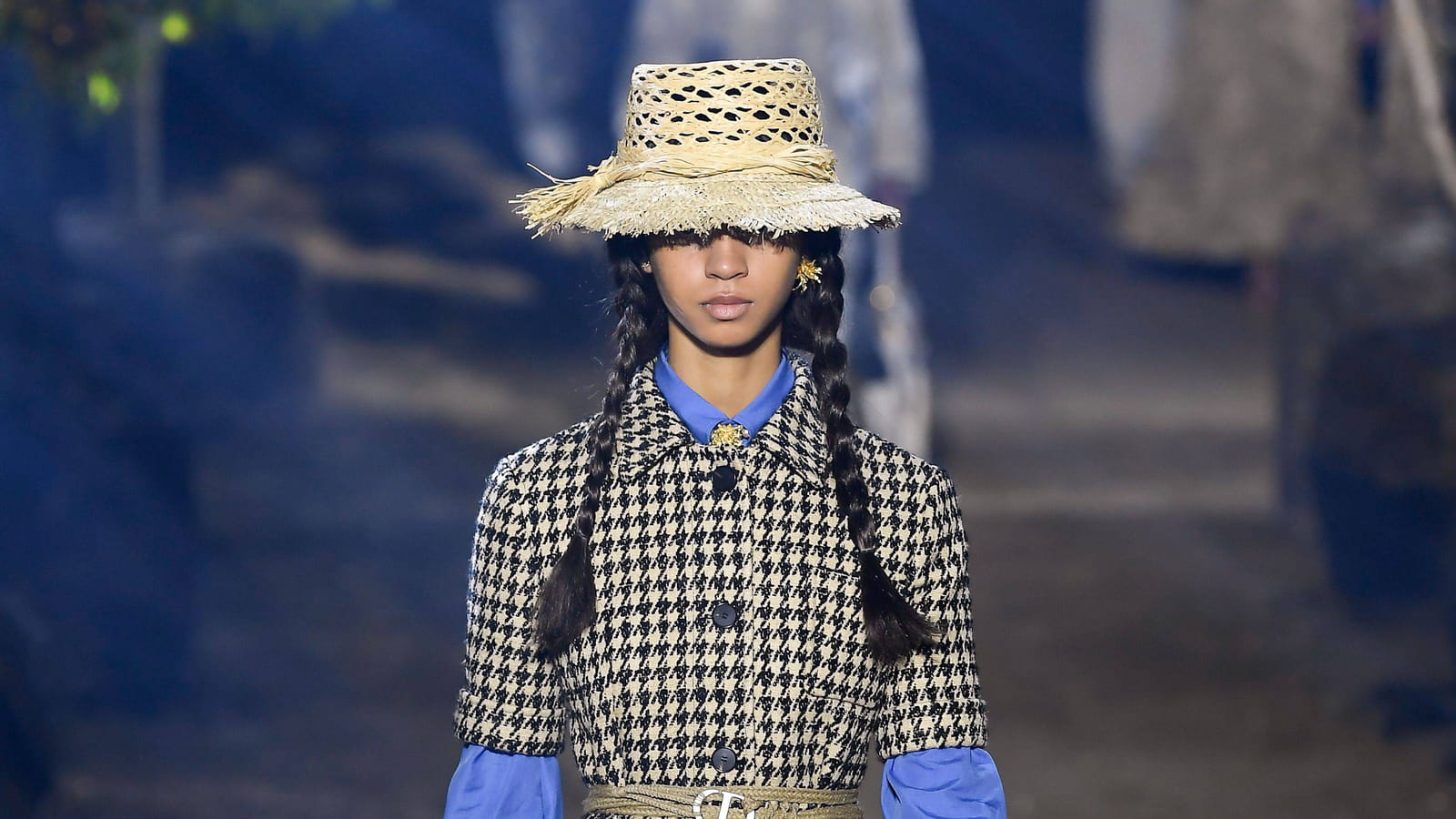 Look 12