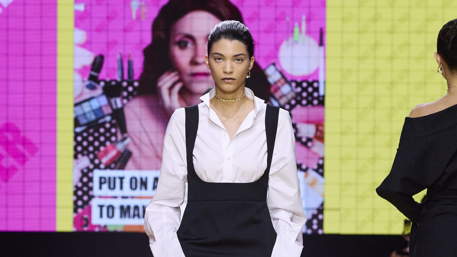 Look 18