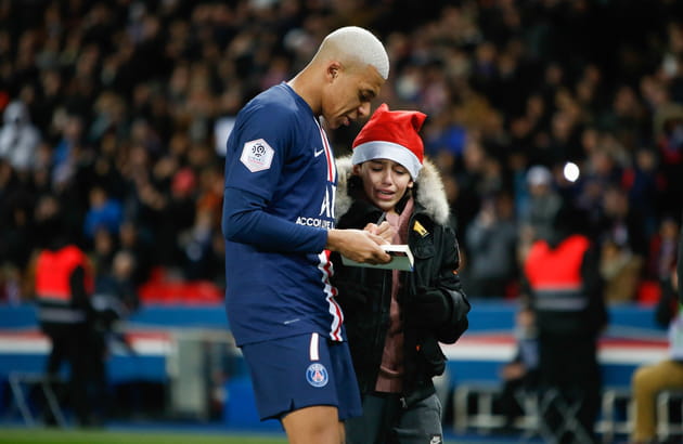 Kylian Mbapp&eacute;, footballeur et p&egrave;re No&euml;l