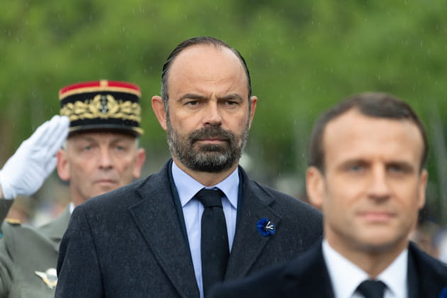 Le 8 mai 2019 à l'Arc de Triomphe, Edouard Philippe affiche une barbe légèrement blanchie