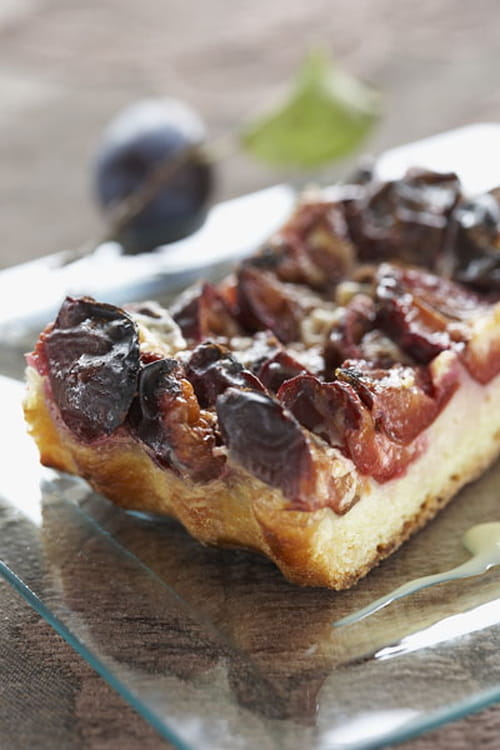 Tarte briochée aux prunes et aux épices