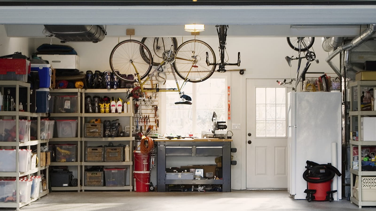 Des rangements jusqu'au plafond