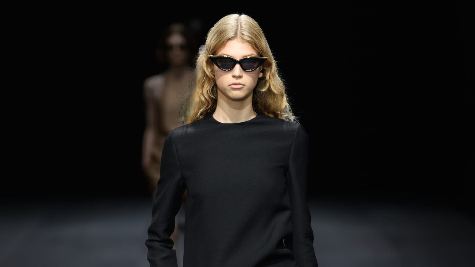 Look 11