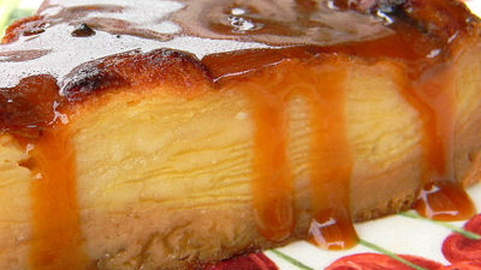 Gâteau invisible aux pommes et crème caramel au beurre salé