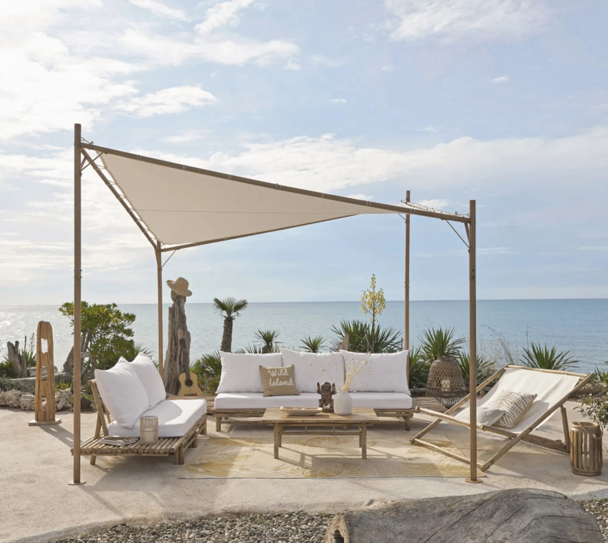 Une tonnelle de jardin exotique