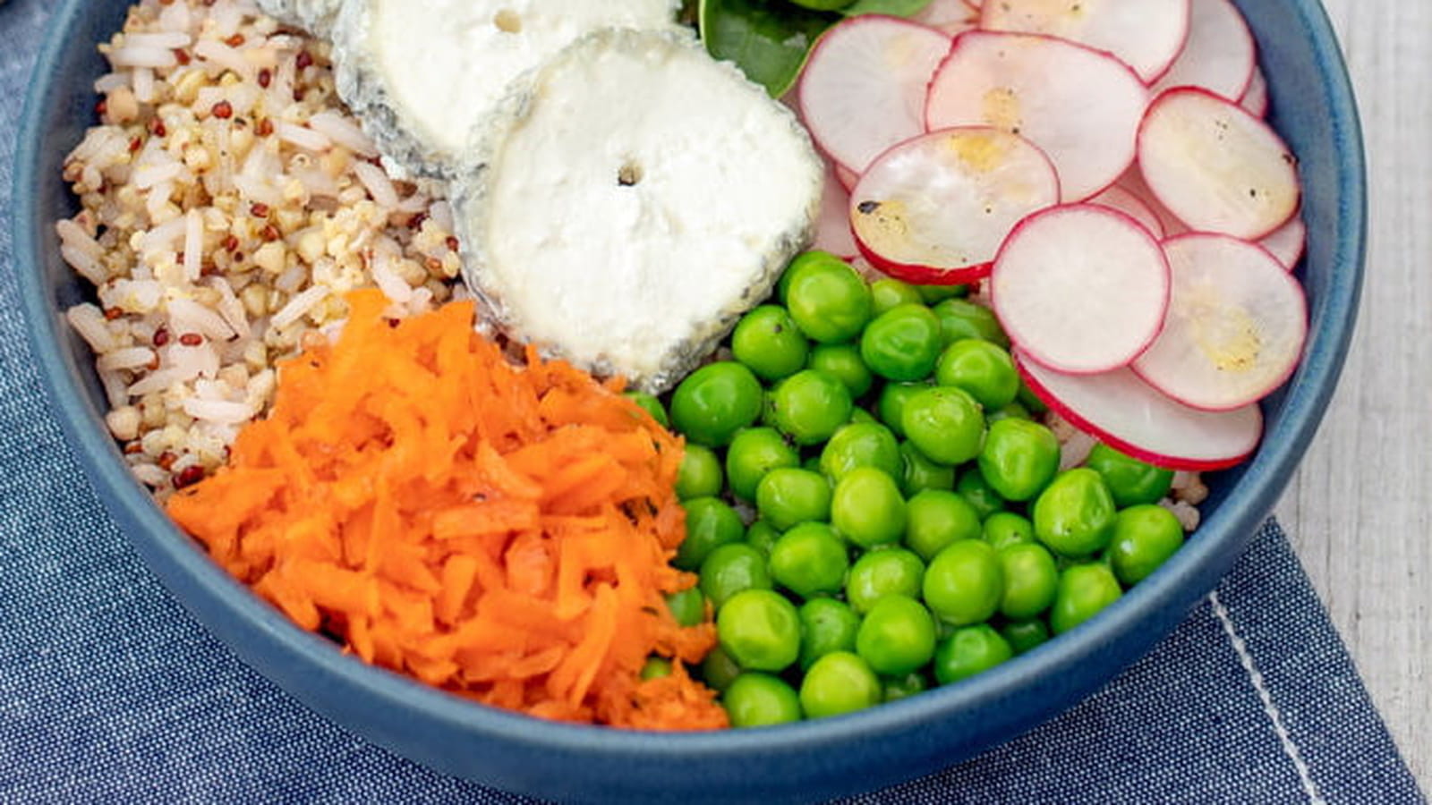 Poke bowl fraîcheur au Sainte-Maure-De-Touraine AOP