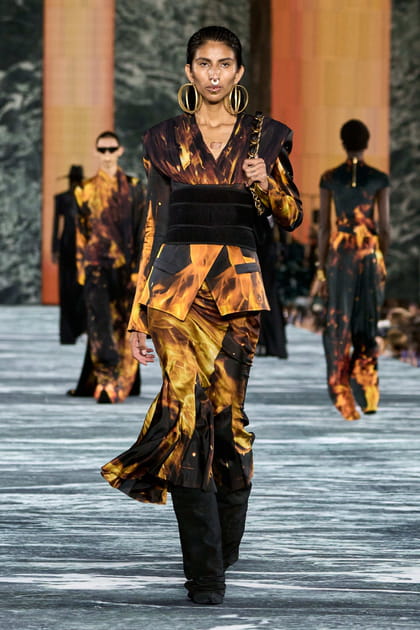 Look 95&nbsp;du d&eacute;fil&eacute; Balmain