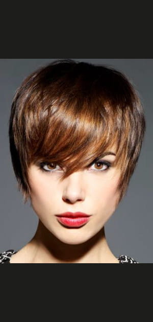 Coiffure&nbsp;: court asym&eacute;trique