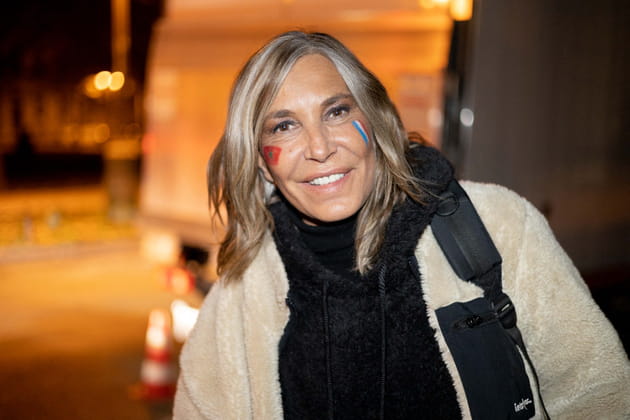 Zazie vit au bord de la mer en Bretagne