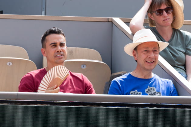 St&eacute;phane Bern et son compagnon Yori &agrave; Roland-Garros