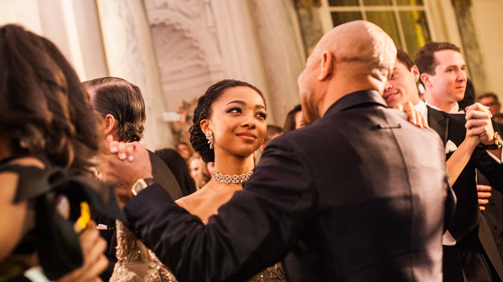 Juliet James Gordy danse avec son père Kerry Gordy 