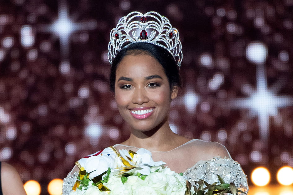 Top&nbsp;: Miss France 2020&nbsp;Cl&eacute;mence Botino et sa couronne