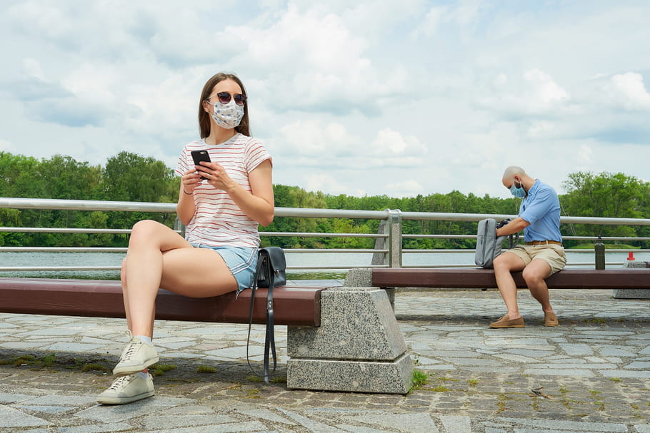 "Eviter de sortir", "Limiter les interactions" et les "diners": la "bulle sociale" expliquée