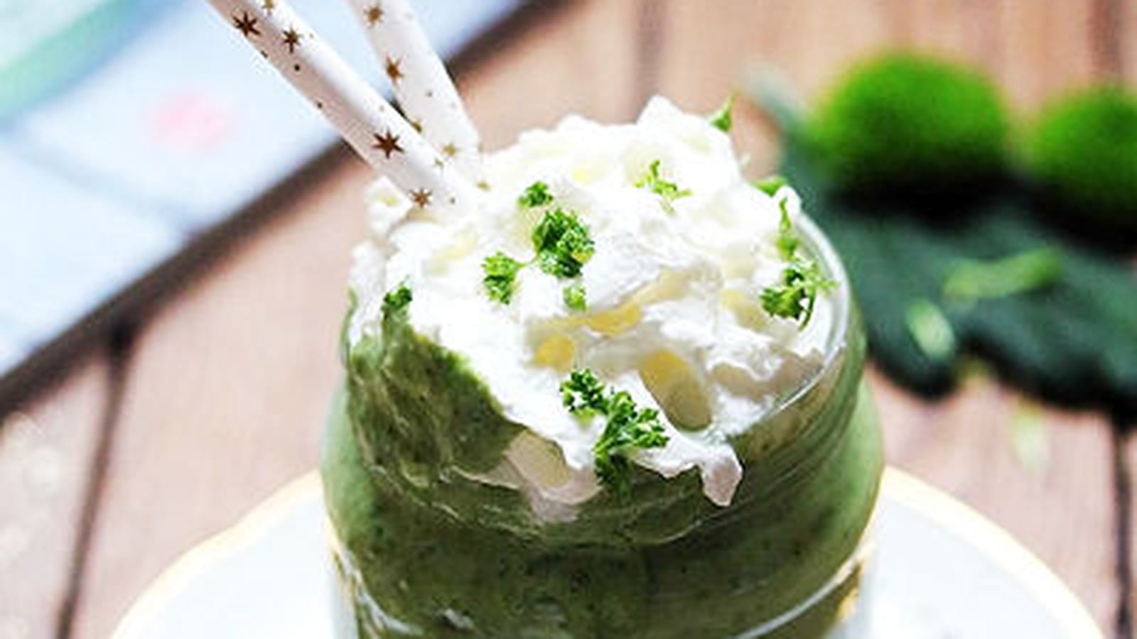 Green Smoothie à la noix de coco et chou kale