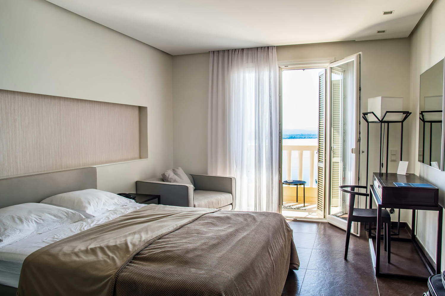Il pense louer une chambre avec vue sur la mer : ce qu'il découvre en arrivant est choquant
