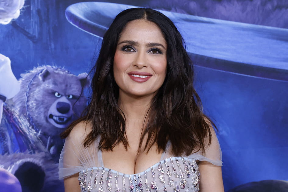 Raie au milieu et mi-long wavy de Salma Hayek