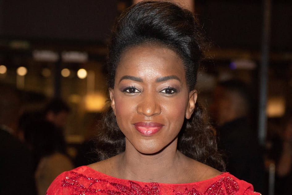 La demi queue-de-cheval de Hapsatou Sy