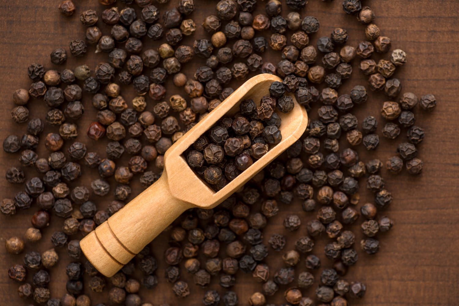 Poivre : condiment ou épice, moulu, français