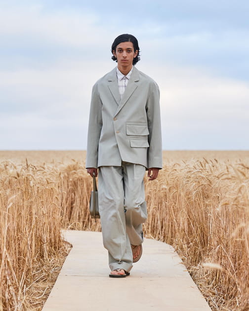 D&eacute;fil&eacute; Jacquemus printemps-&eacute;t&eacute; 2021, passage 21