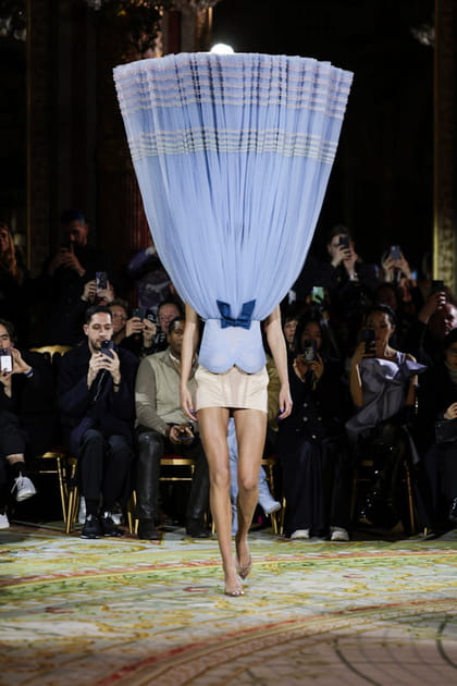 Défilé Viktor&Rolf haute couture printemps-été 2023