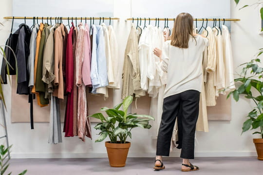 Une styliste tranche&nbsp;: apr&egrave;s 50&nbsp;ans, cette couleur fait vieillir instantan&eacute;ment