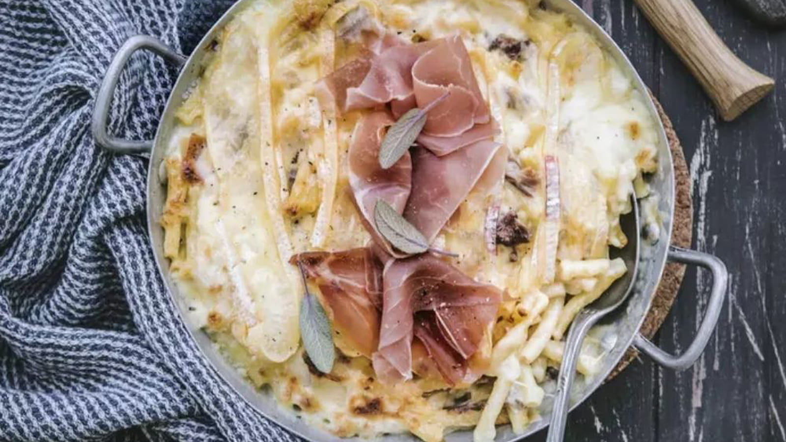 Mac and cheese façon tartiflette et jambon cru