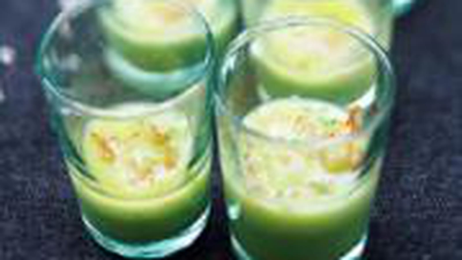Veloutés de pois cassés aux ravioles et jus de noix