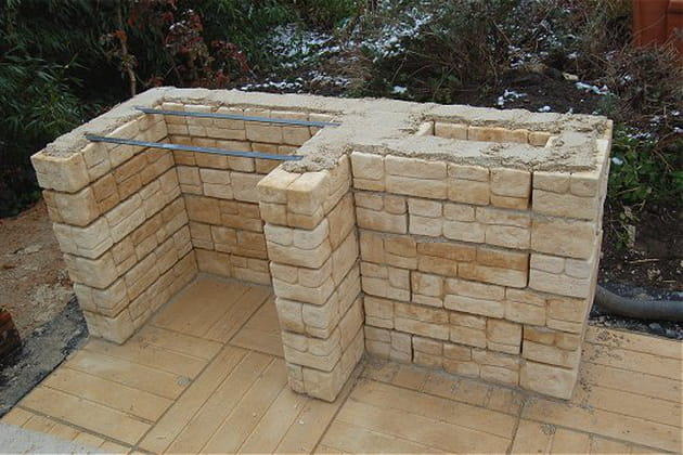 2ème étape : le montage du barbecue