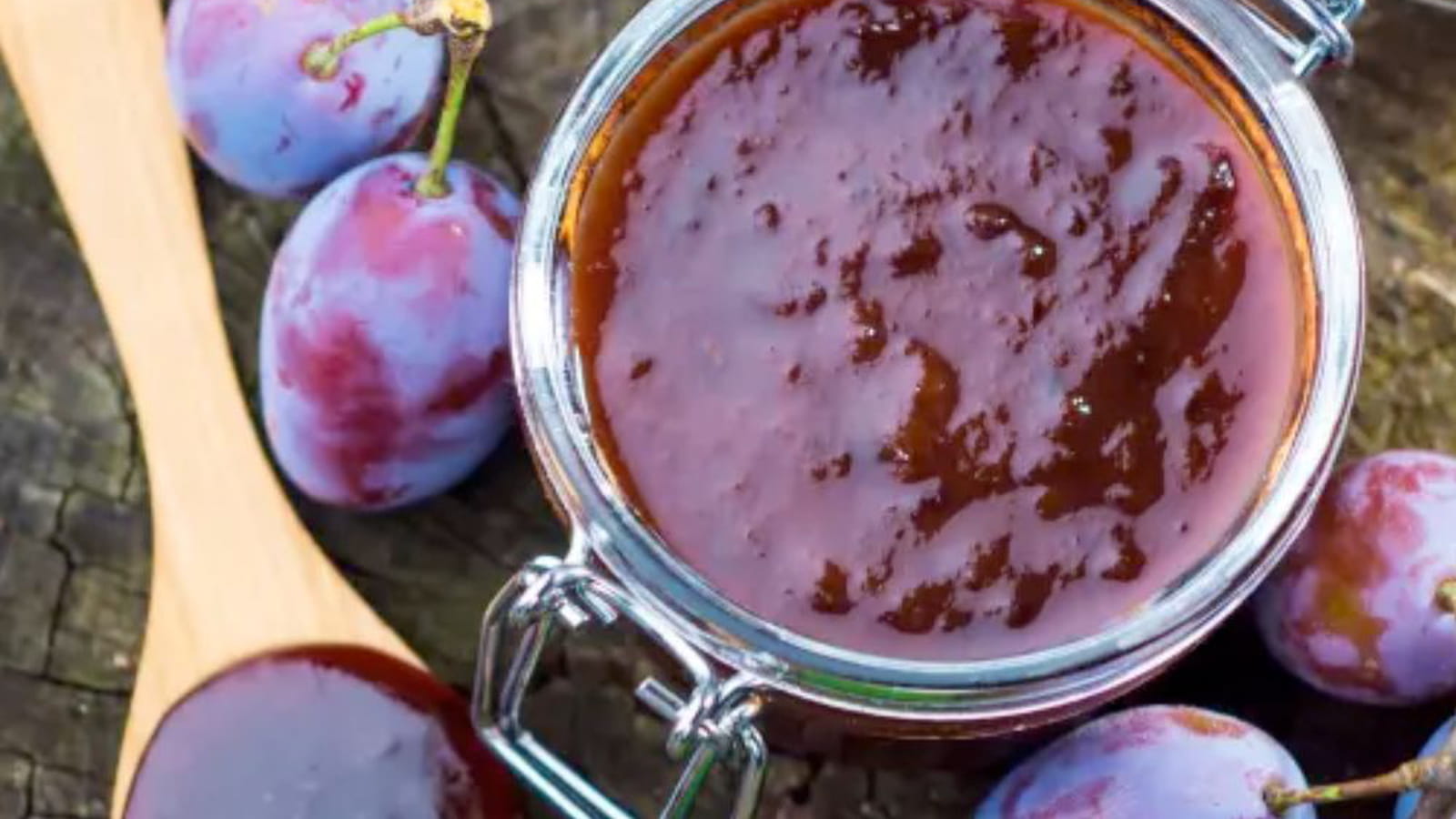 Confiture de prunes rouges