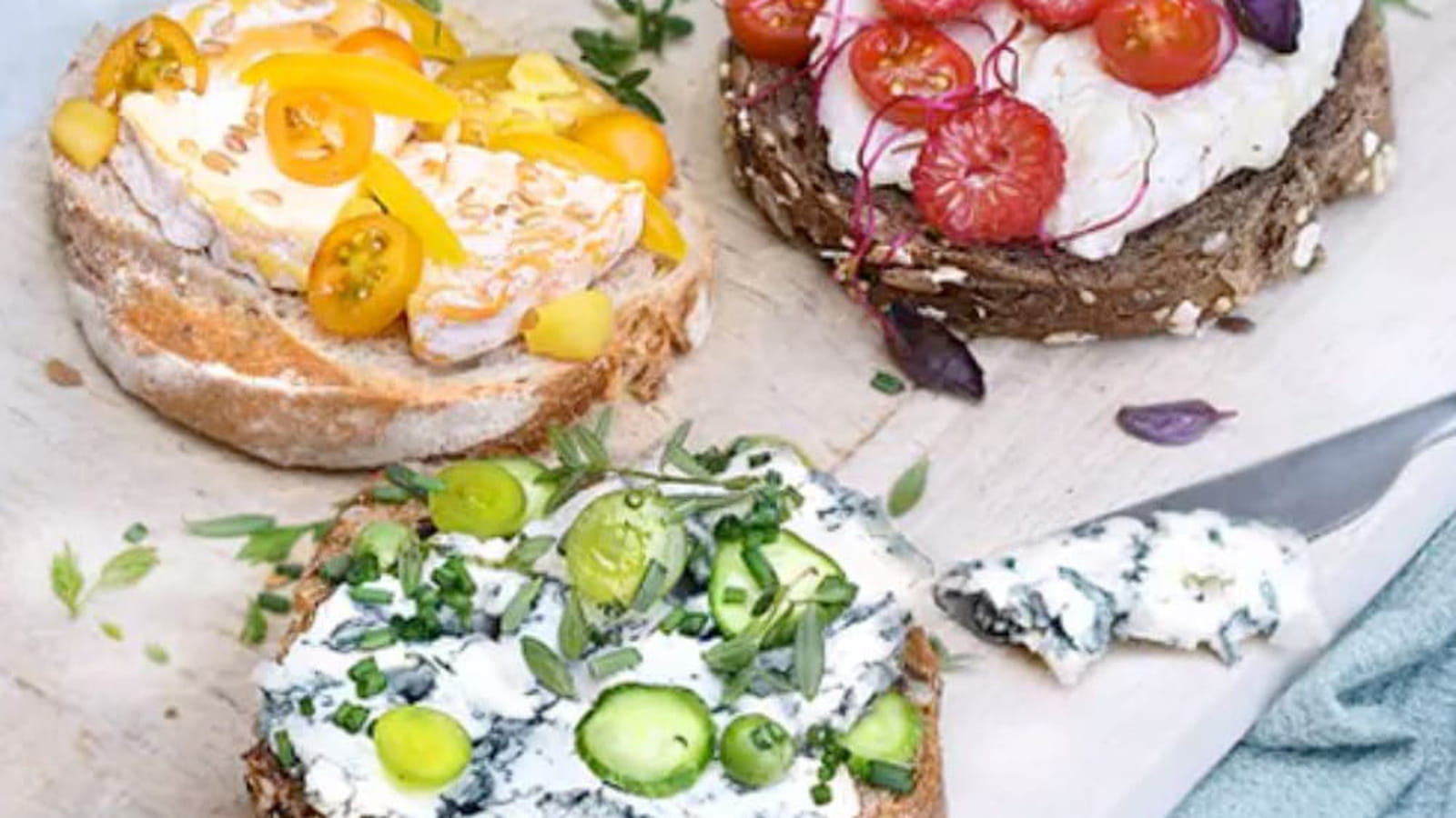 Tartines fromagères multicolores