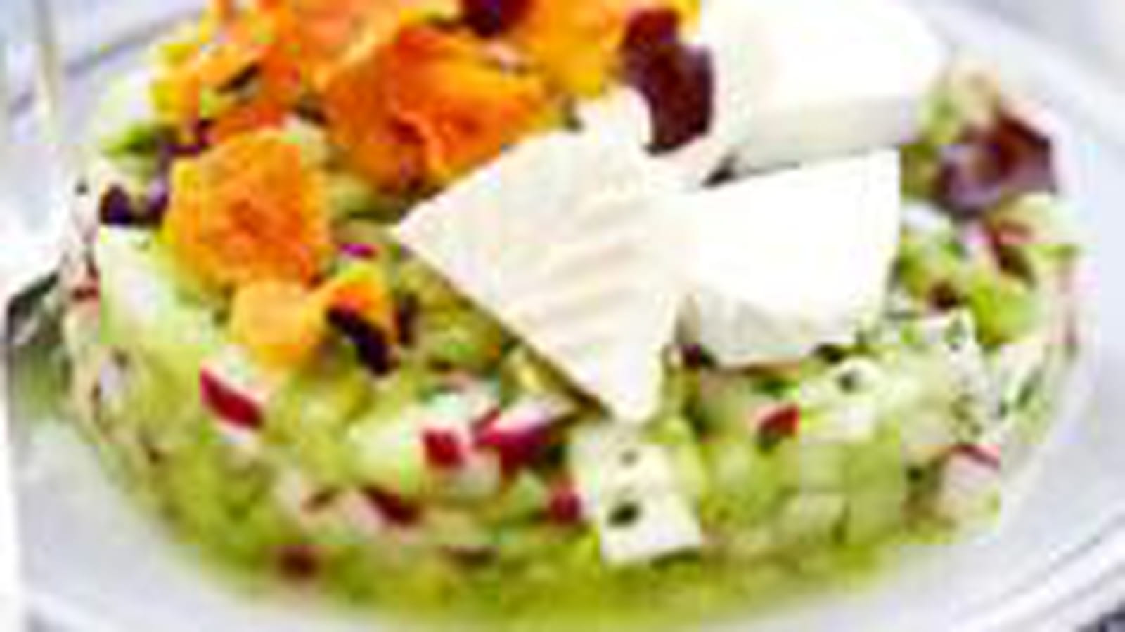 Tartare de radis et concombre aux herbes et au Caprice des Anges