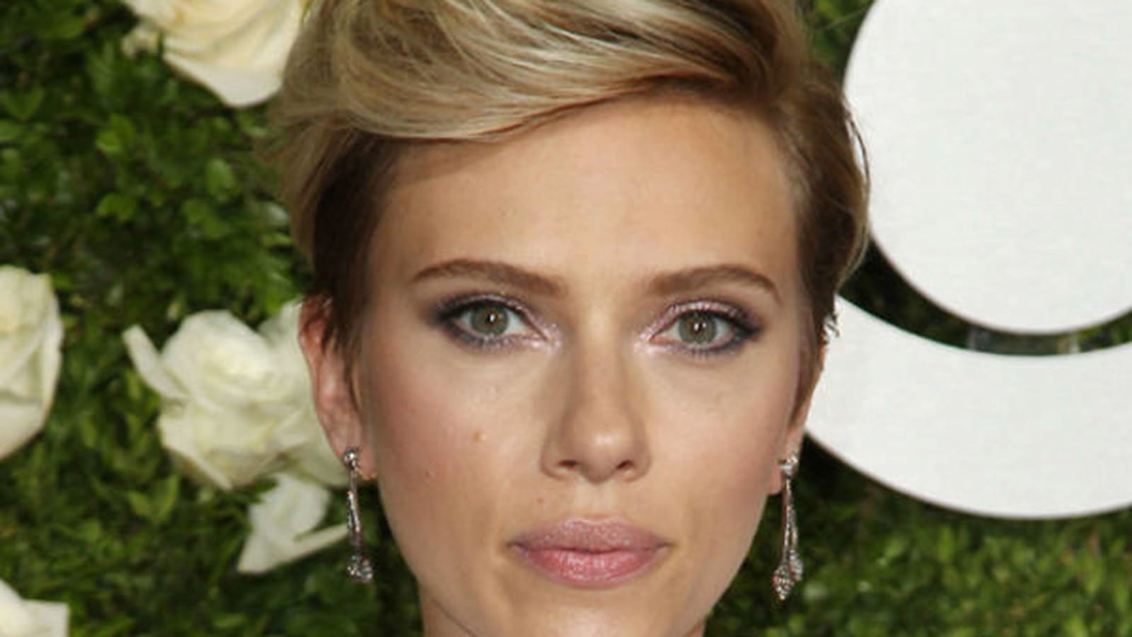 Le make-up glowy de Scarlett Johansson