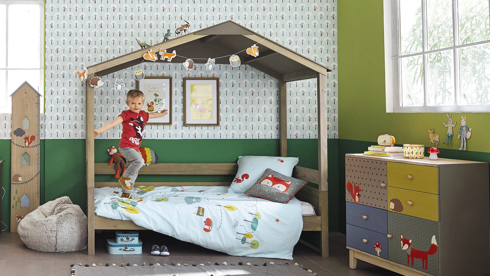 Lit cabane en pin