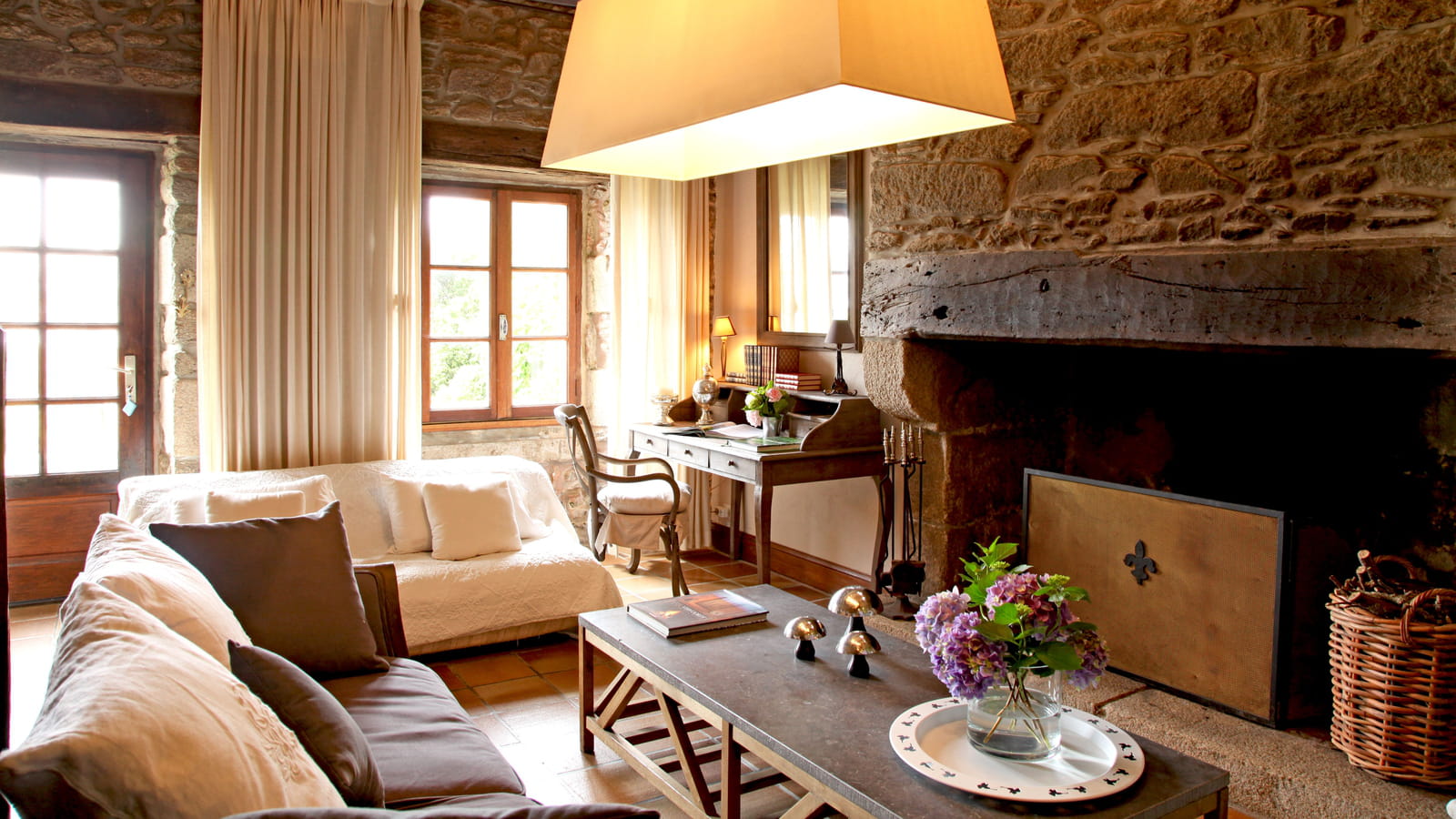 Salon chic et authentique