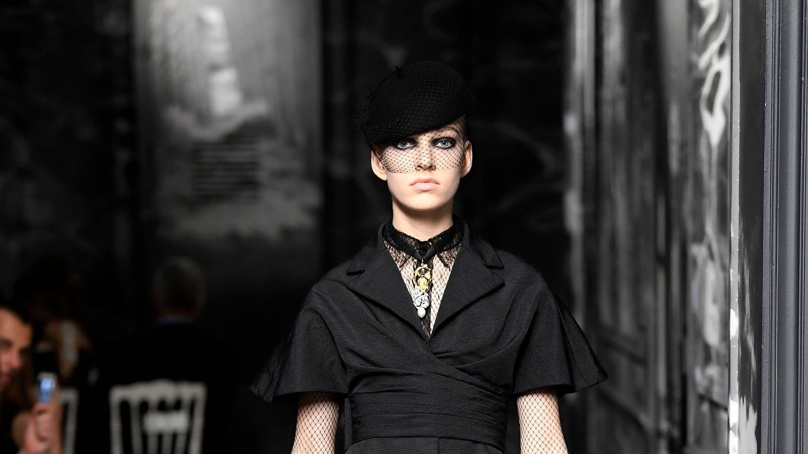 Look 17