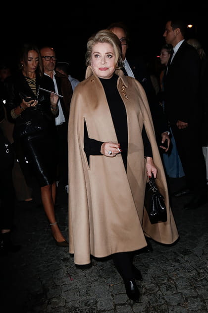 Catherine Deneuve au d&eacute;fil&eacute; Celine
