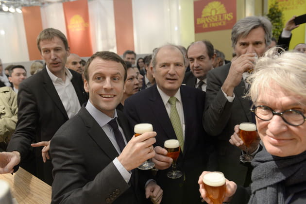 Macron, sans pression, avec une blonde