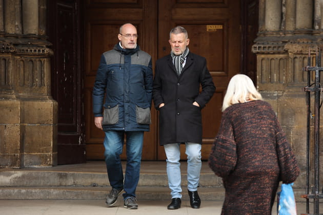 Eric Naulleau sort de l'église après les obsèques de Philippe Tesson