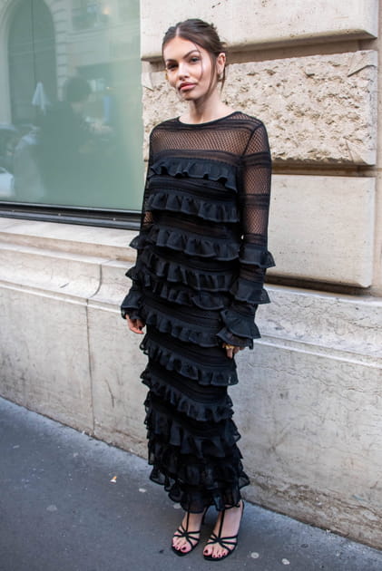 Thylane Blondeau en robe longue noire à volants