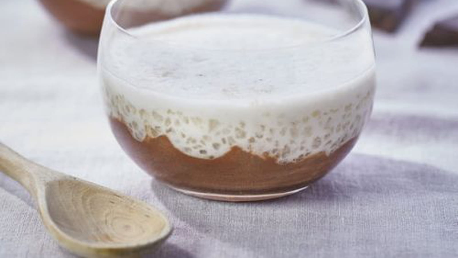 Crème vegane tapioca Tipiak au lait de coco sur lit de poire chocolat (sans œuf)