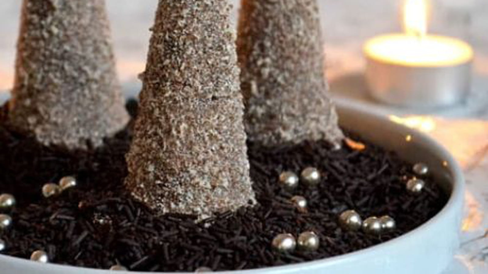 Sapins de Noël en chocolat, fourrés à la mousse de Chamallow