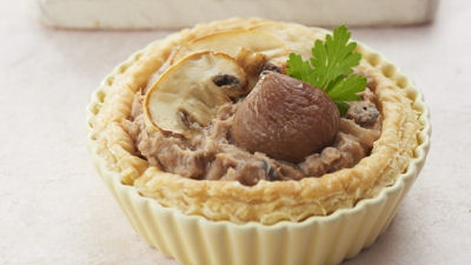 Tartelettes croustillantes à la purée de marrons et aux champignons