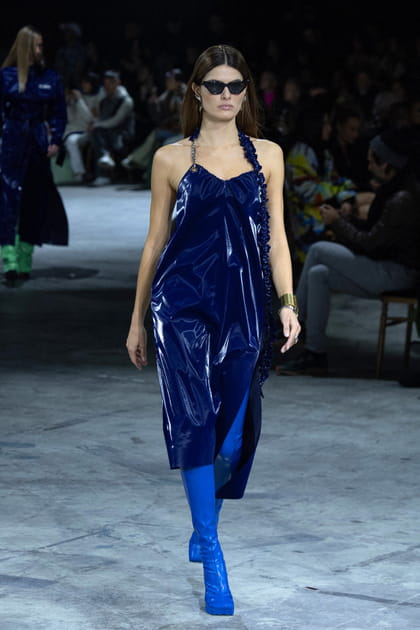 Isabeli Fontana lors du d&eacute;fil&eacute; Off-White automne-hiver 2020-2021