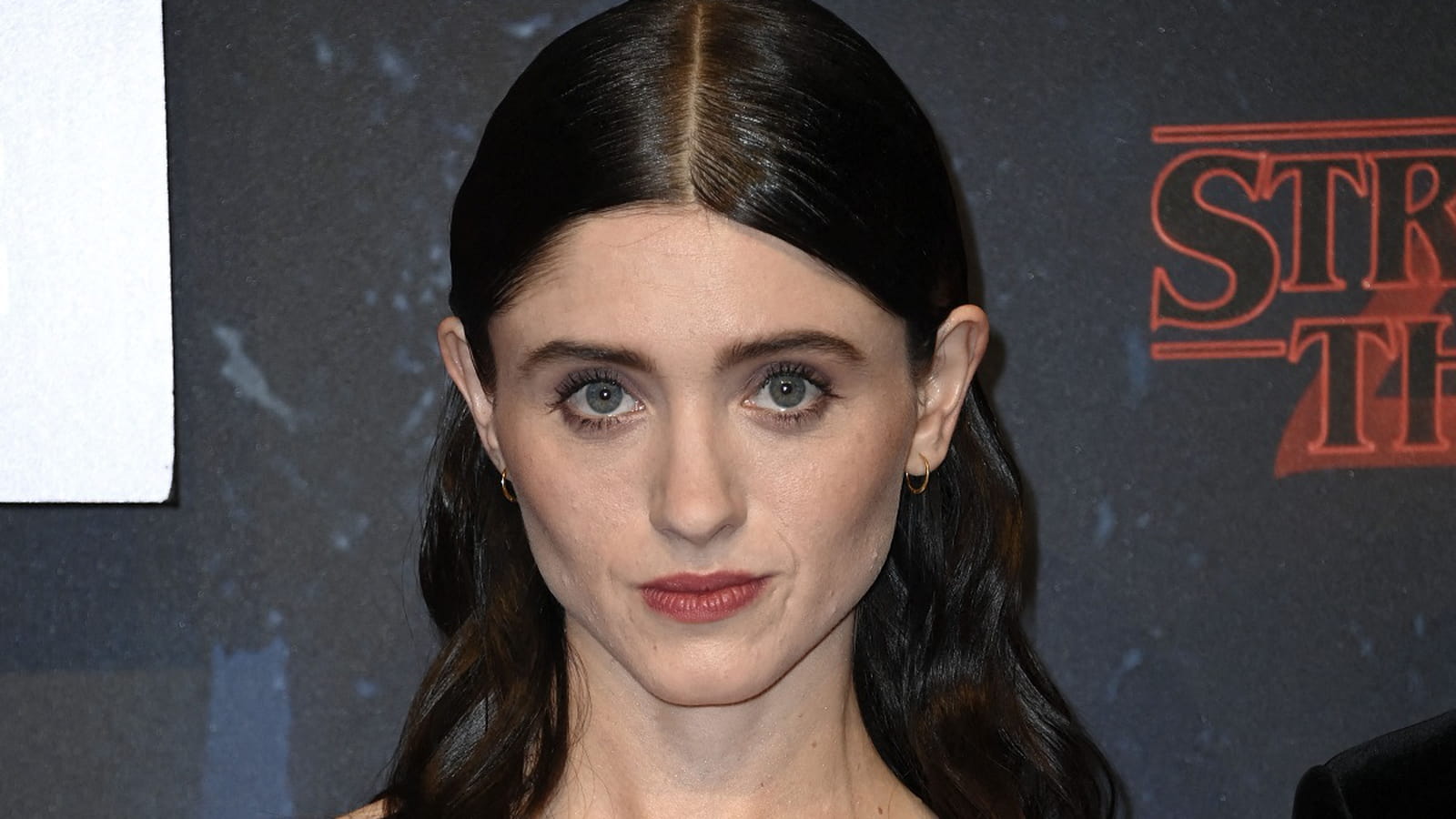 Natalia Dyer sans frange