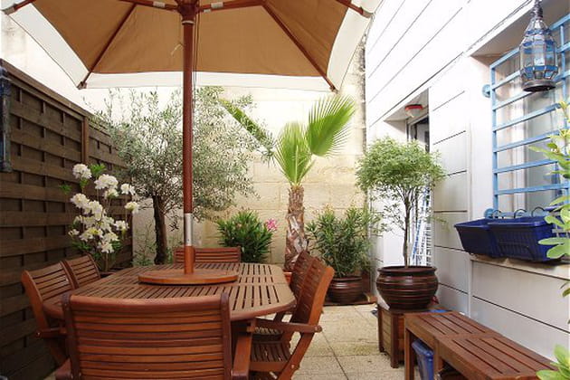 Ambiance exotique pour cette terrasse urbaine