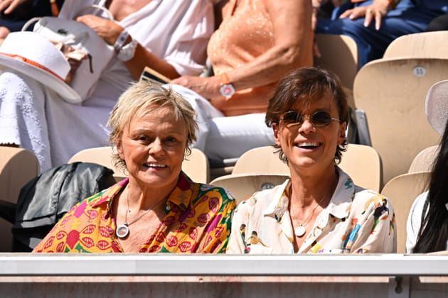 Muriel Robin et sa femme Anne Le Nen spectatrices enjou&eacute;es &agrave; Roland-Garros