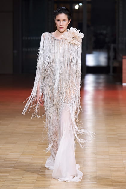 Look 34&nbsp;du d&eacute;fil&eacute; Elie Saab